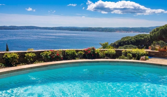 Villa panoramic sea view gulf of Saint -Tropez swimming pool 6 bedrooms 6 bathrooms 12 pers
