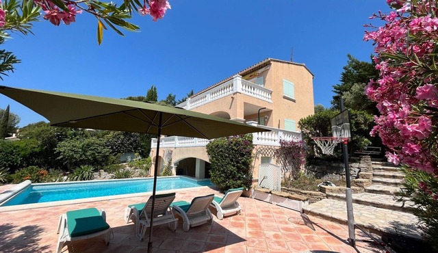 Villa Standing 160m2 piscine, Mer proche Bandol Sanary Le Castelet St-Cyr/mer