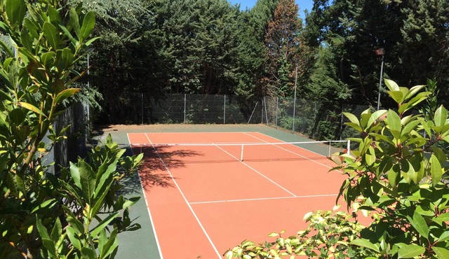 Villa with private pool and tennis court, 5-star rating, Aix en Provence