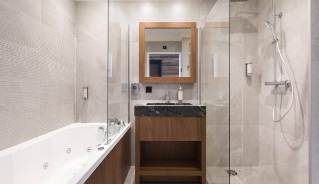 Wifi, 150m from resort center, fitness, swimming pool, sauna, hammam, balcony, tv, ski locker, 45m²