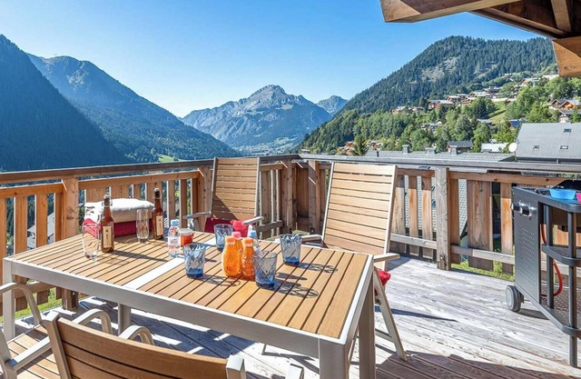 8-person flat, modern close to the centre and skiing, quiet location