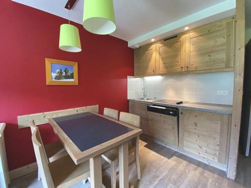 Appartement skis aux pieds avec parking à La Tania - FR-1-513-77