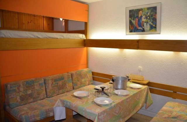 Resort center, 3rd floor, view ski slopes, balcony, tv, 24m², Les Menuires