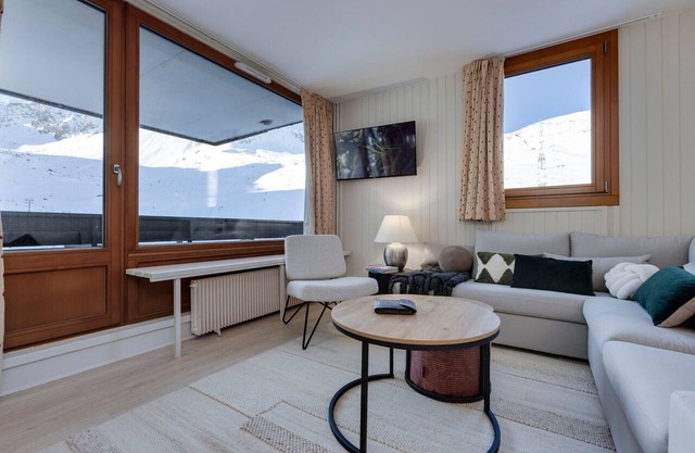 Tignes Val Claret: 2-Room Apt, Sleeps 4, Renovated & Near Slopes