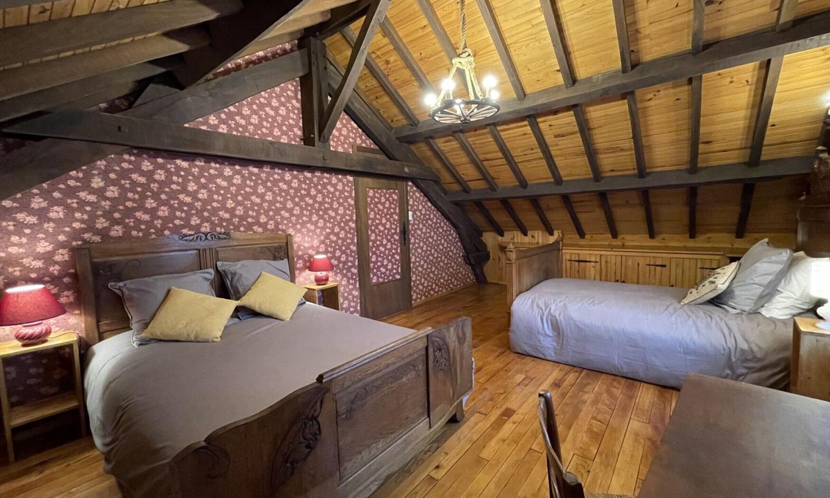 Ferrieres-sur-Sichon Cottage | Gite Ferrières-sur-Sichon, 5 bedrooms, 10 persons