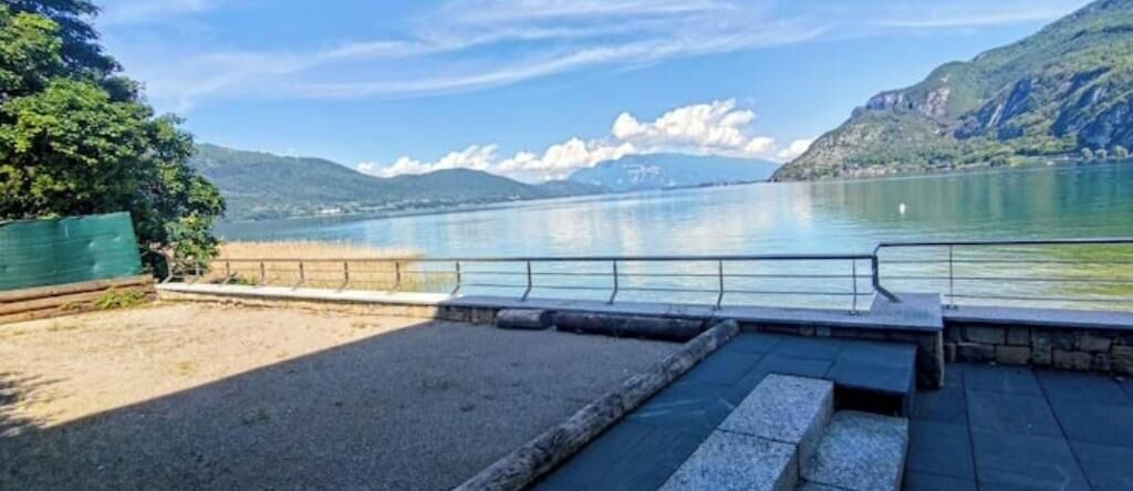 Brison-Saint-Innocent House | Villa Émeraude - A waterfront haven of peace on the shores of Lac du Bourget