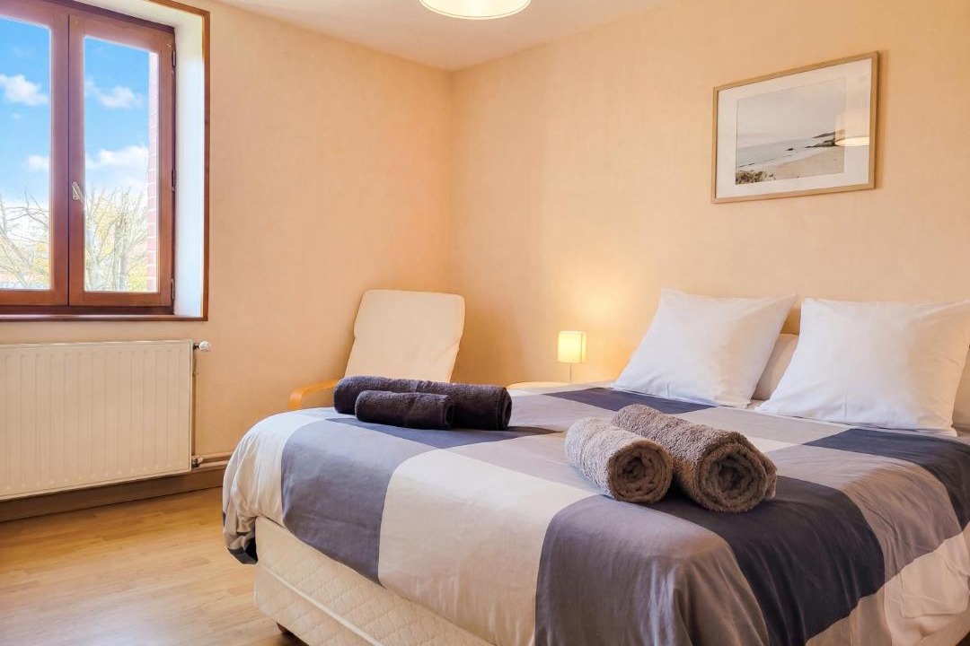 Crevant-Laveine House | Maison Céline - Jardin clos et Parking Privé Gratuit