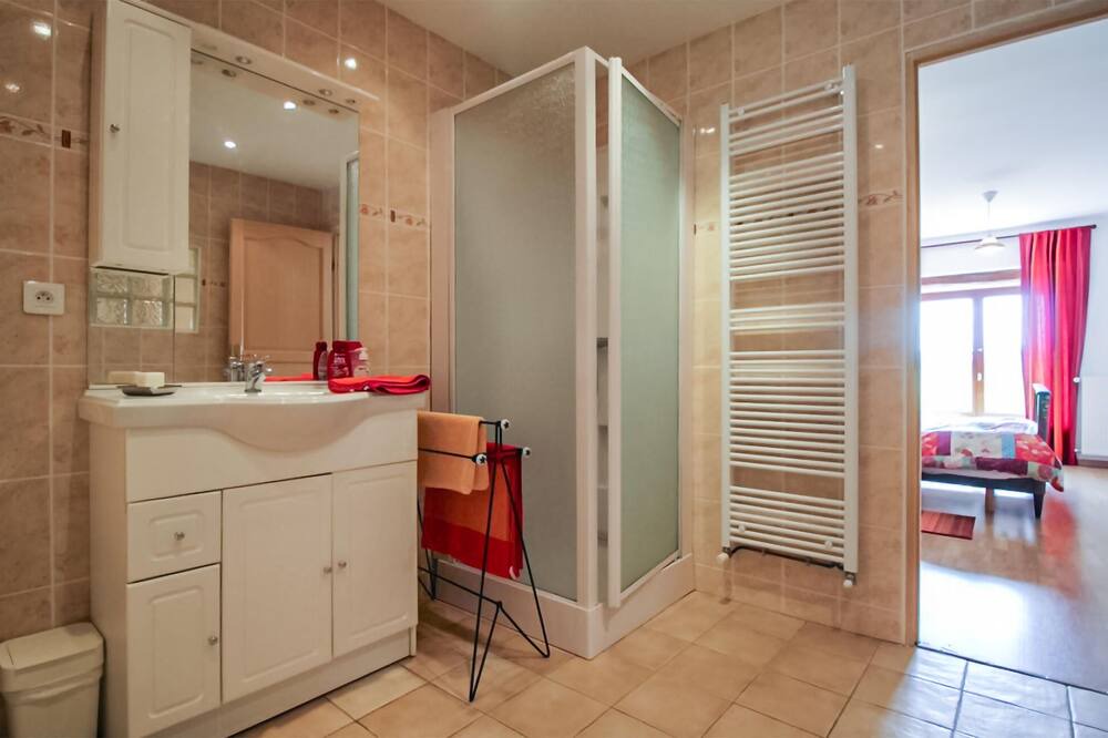 Photo of Bathroom in Fanjeaux