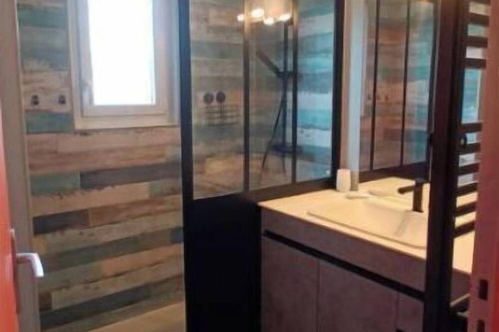 Photo of Bathroom in Ris