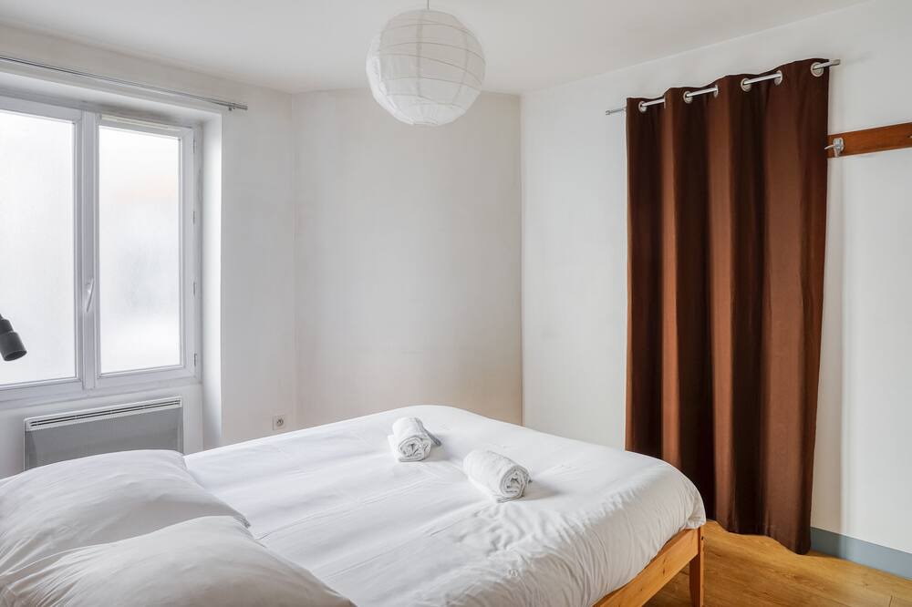 Photo of Bedroom in Voltaire - Saint Amour