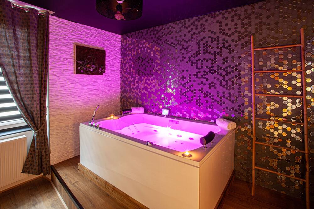 Photo of Bathroom in Champ de Foire