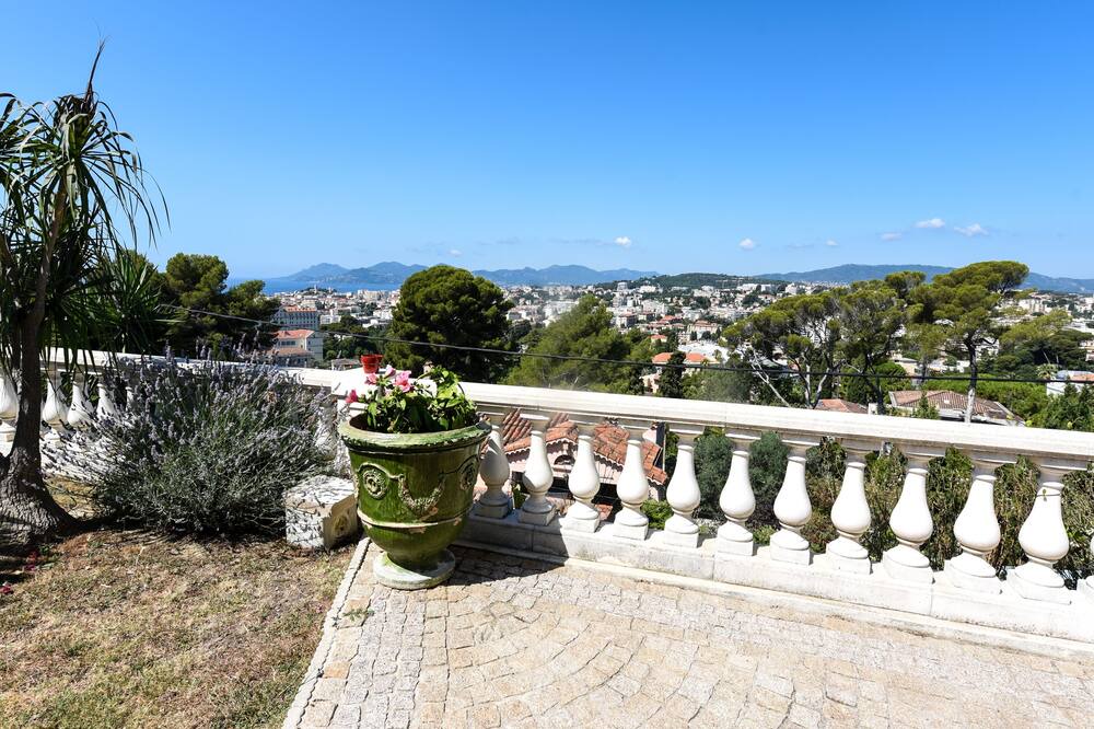 Photo of Patio Balcony in California - Pezou
