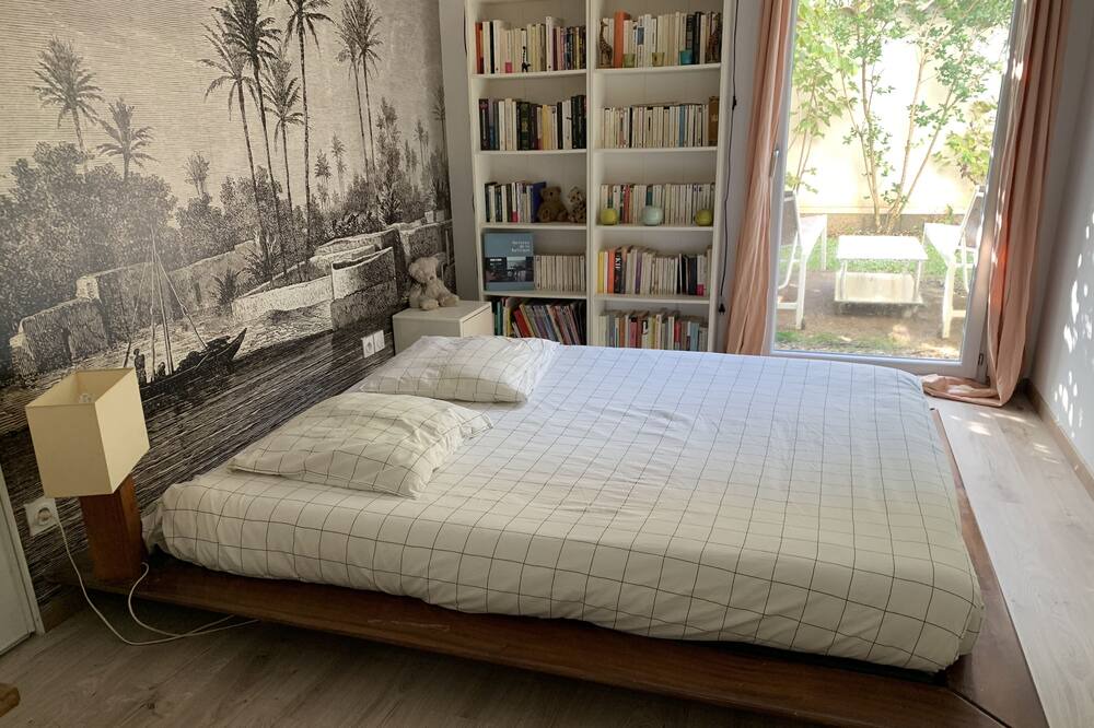 Photo of Bedroom in 3rd Arrondissement