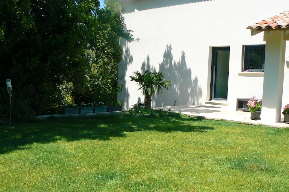 Photo of Outdoor in Eyragues