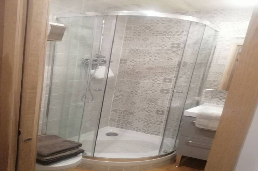 Photo of Bathroom in Plangagnant