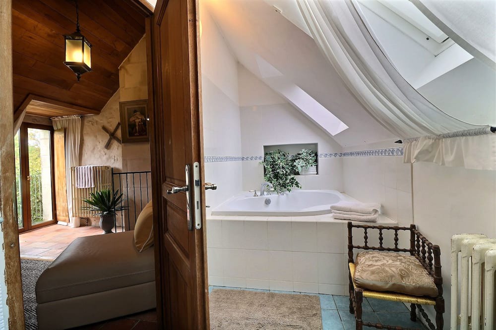 Photo of Bedroom in Cheille