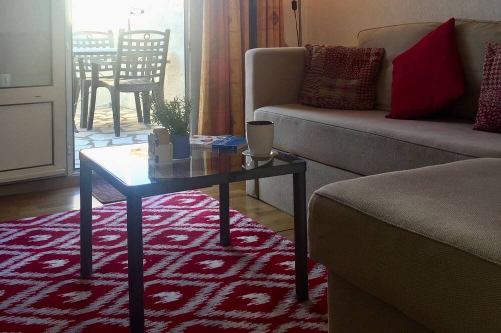 Photo of Livingroom in Olonzac