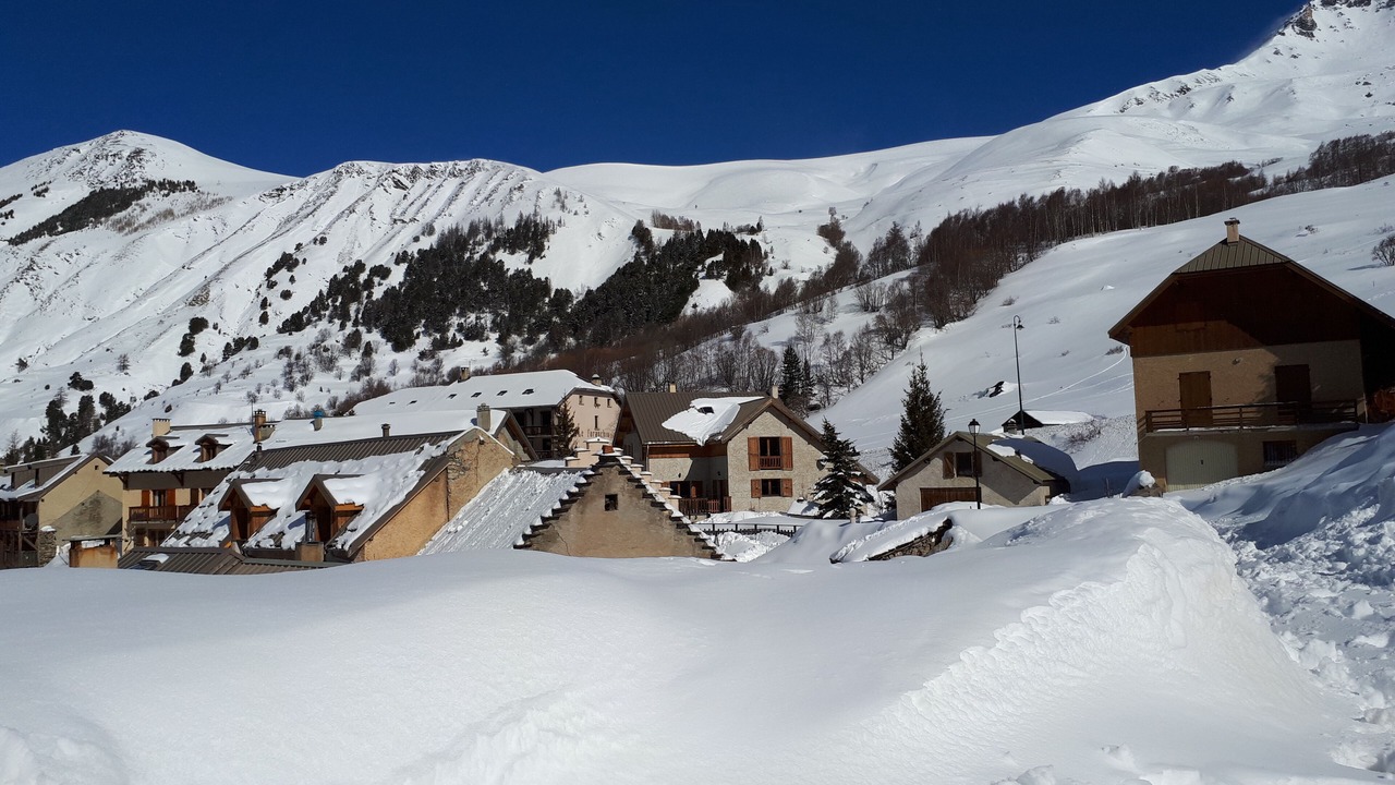 Photo of Buildings in Villar-d'Arene