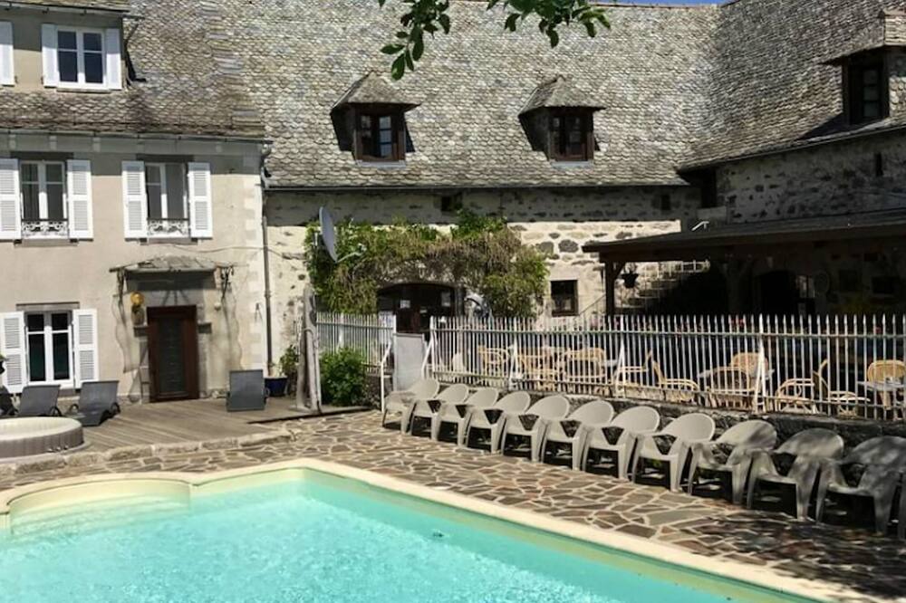 Photo of Outdoor in Banes