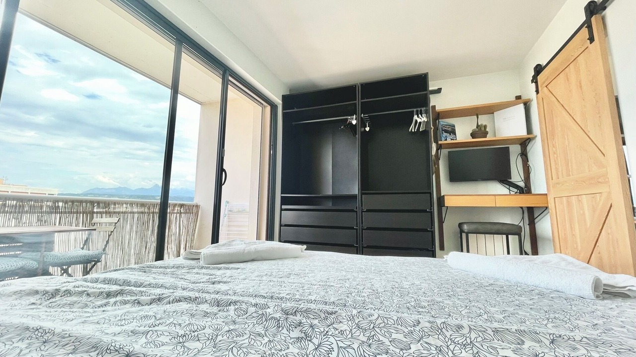 Photo of Bedroom in Thonon-les-Bains