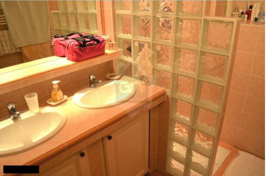 Photo of Bathroom in Jonquieres