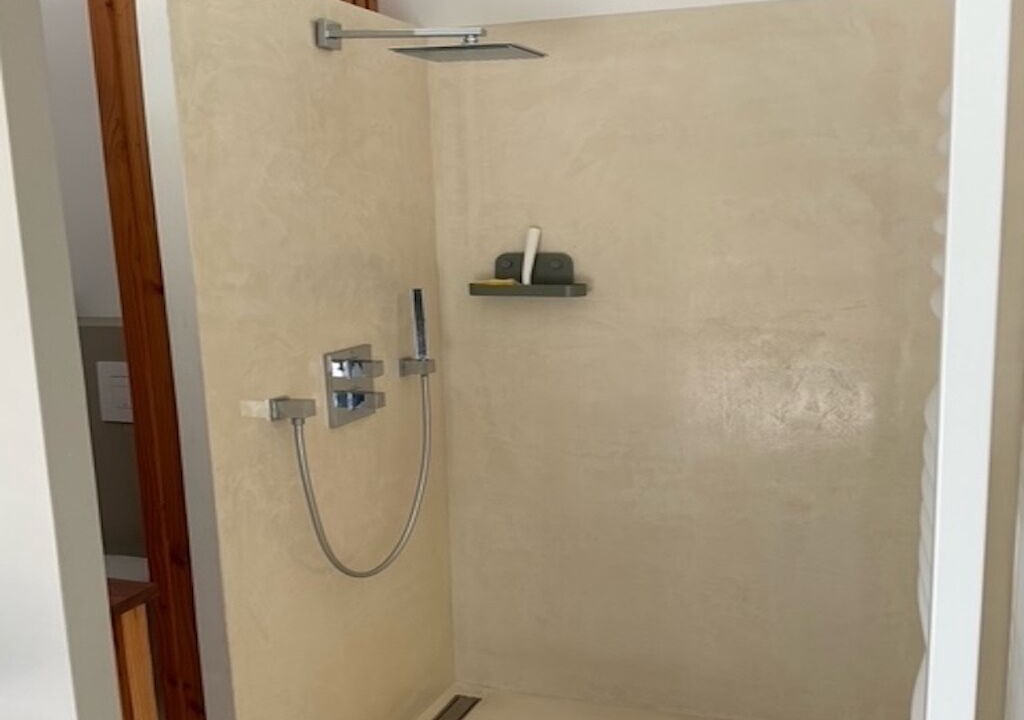 Photo of Bathroom in Saint Alban Auriolles