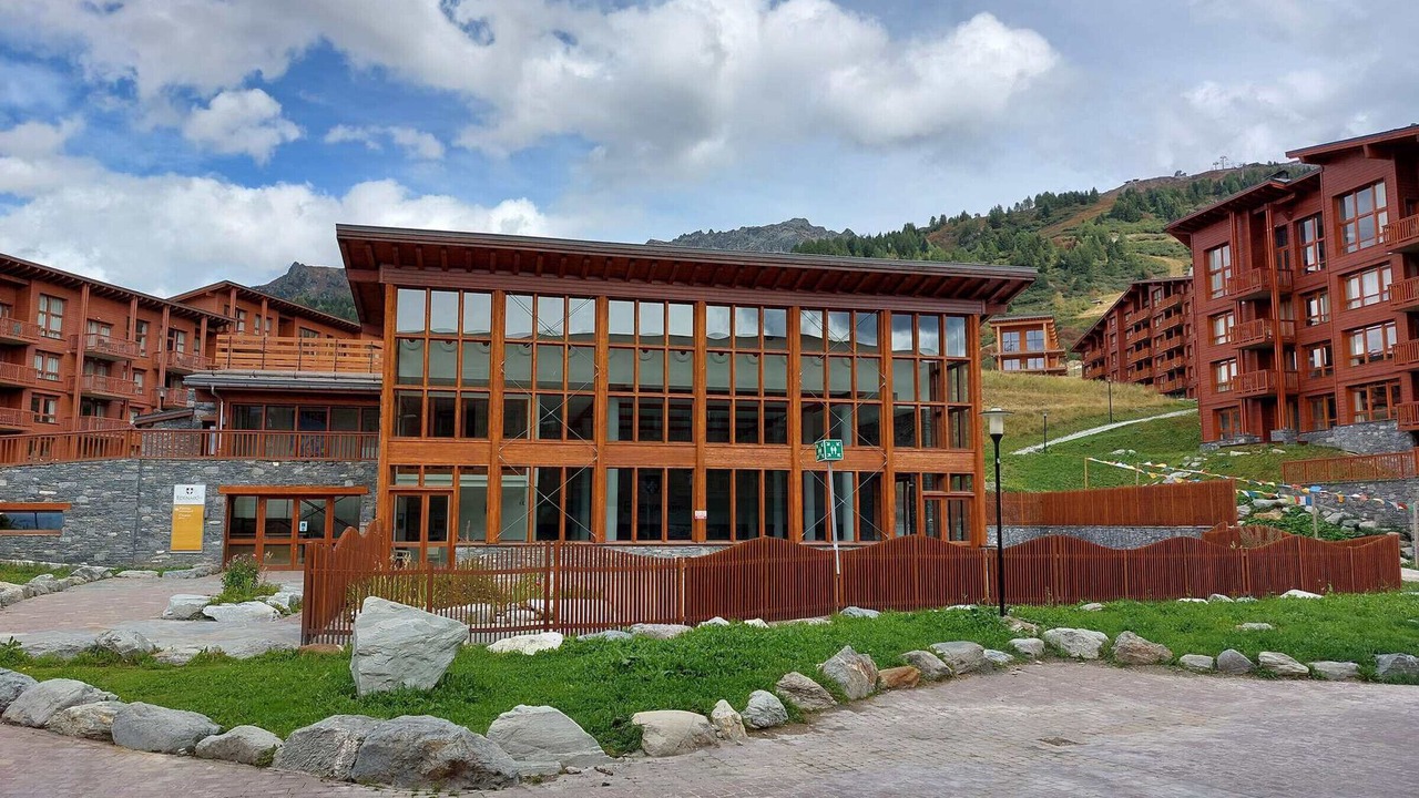 Photo of Outdoor in Arc-1800