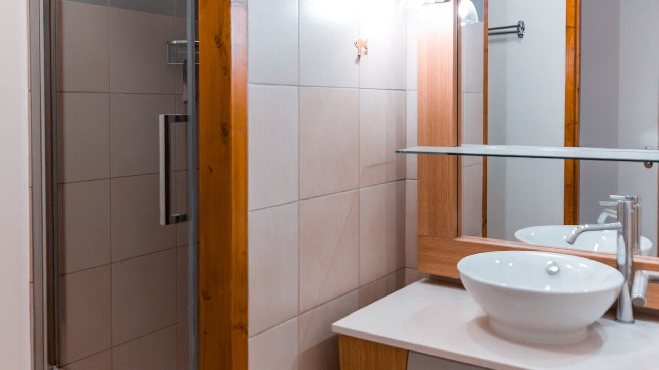 Photo of Bathroom in Arc-1800