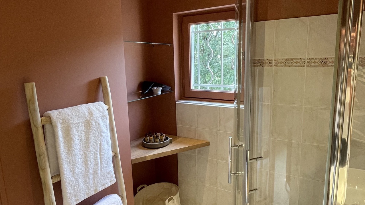 Photo of Bathroom in L'Isle-sur-la-Sorgue