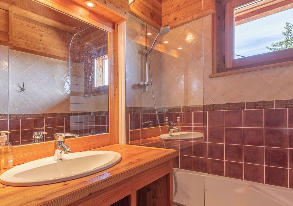 Photo of Bathroom in Oz-en-Oisans