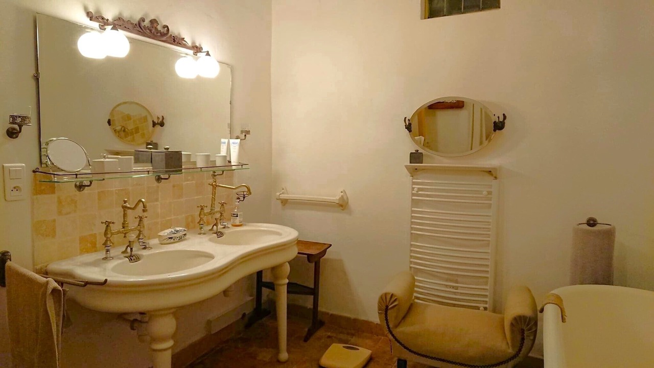 Photo of Bathroom in Saint-Paul-Trois-Chateaux