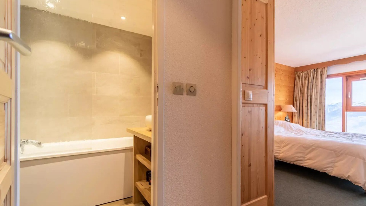 Photo of Bedroom in Arc-1800