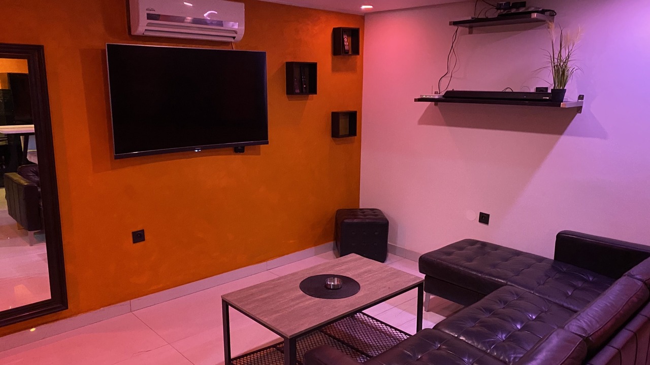Photo of Livingroom in Republique - Tolstoi