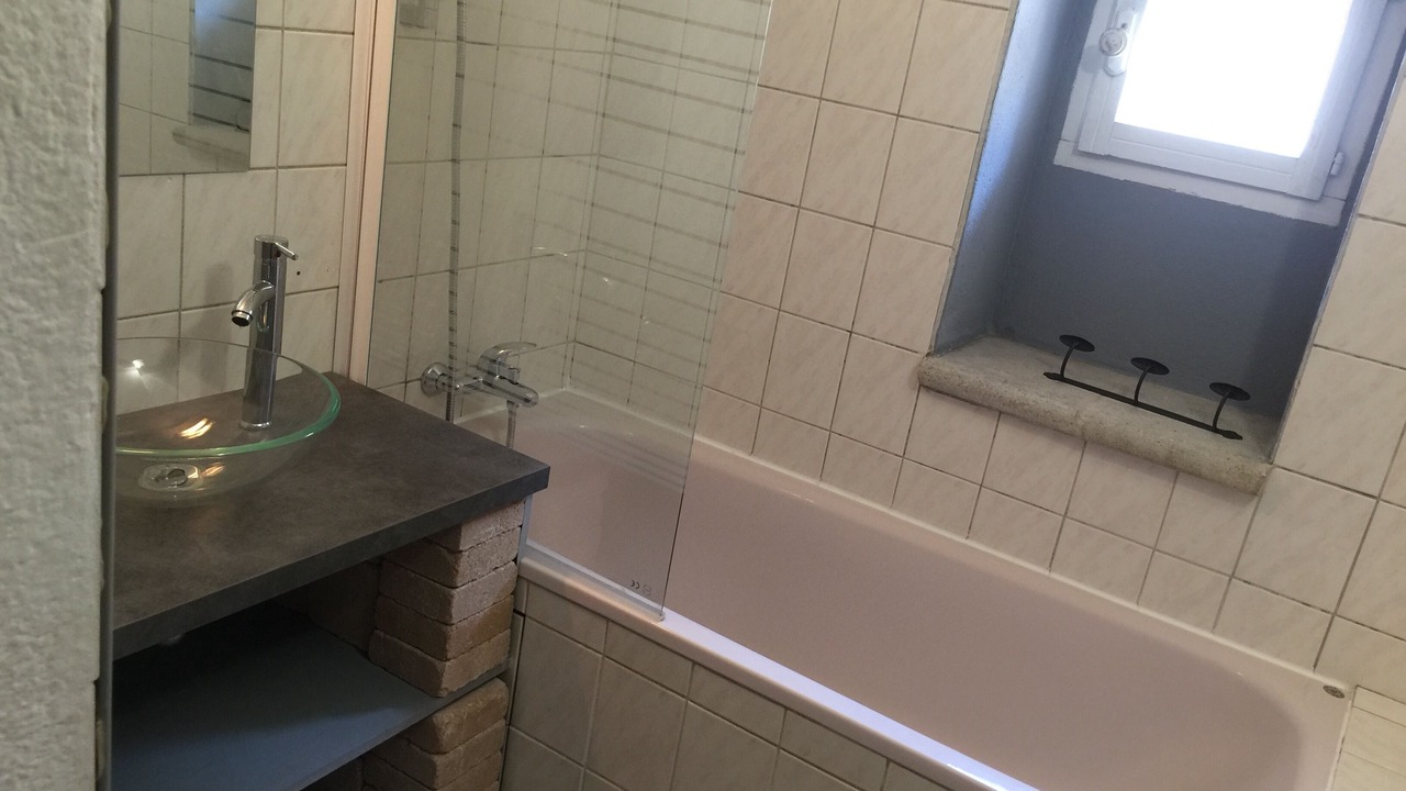Photo of Bathroom in Vedene