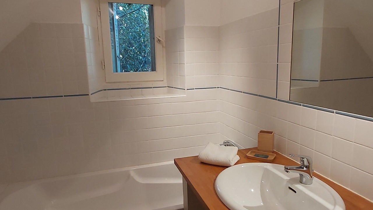 Photo of Bathroom in Verneuil-sur-Indre