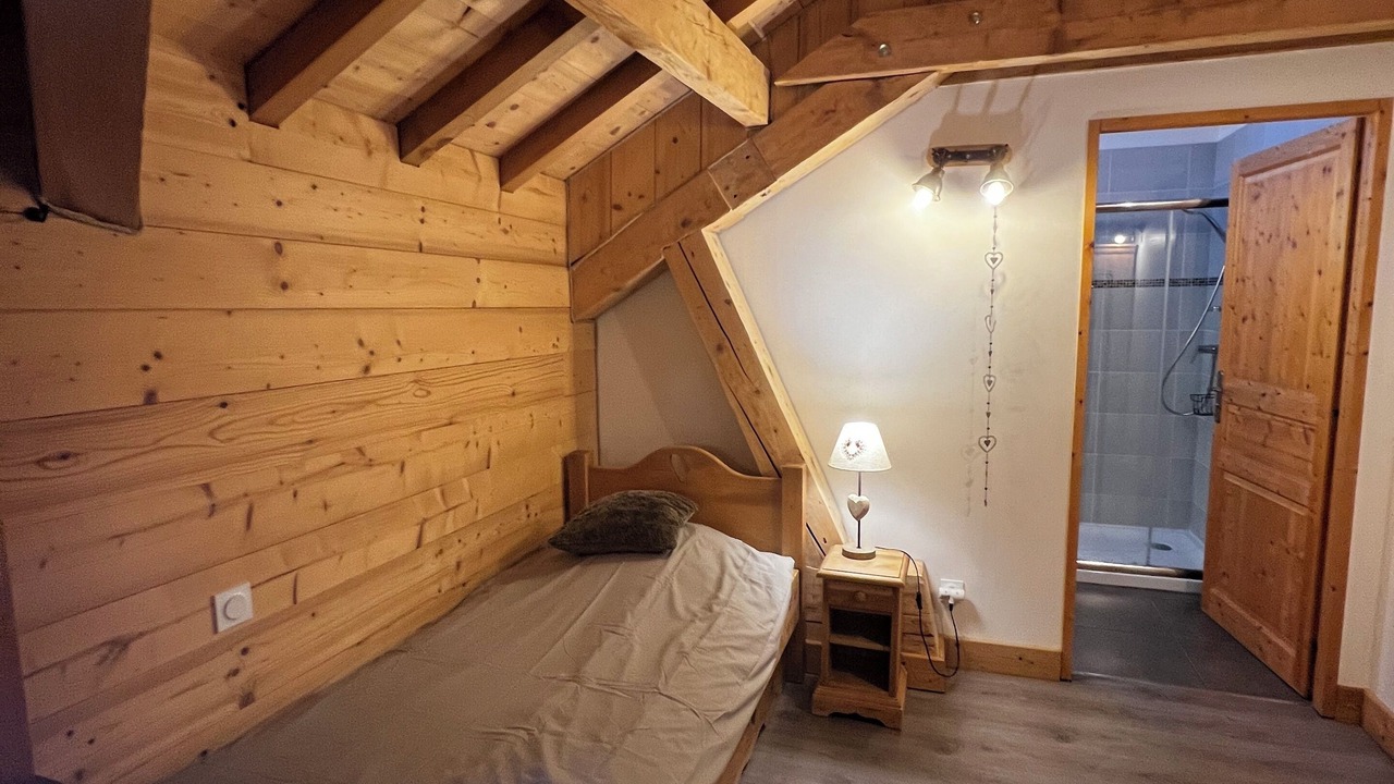 Photo of Bedroom in Albiez-Montrond