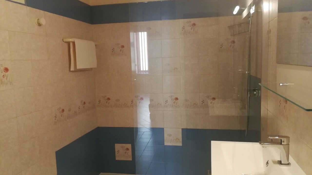 Photo of Bathroom in Cahors Old Town