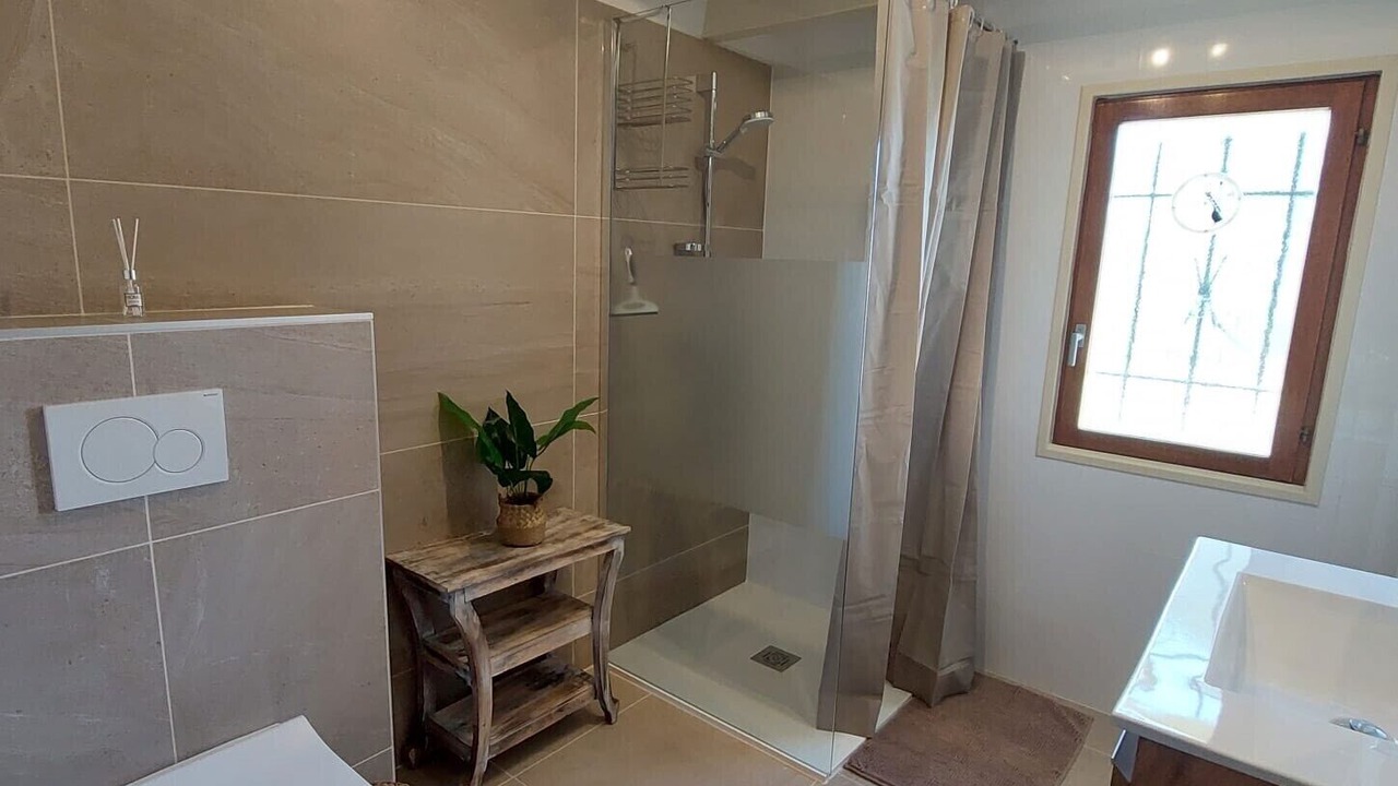 Photo of Bathroom in Aubignan