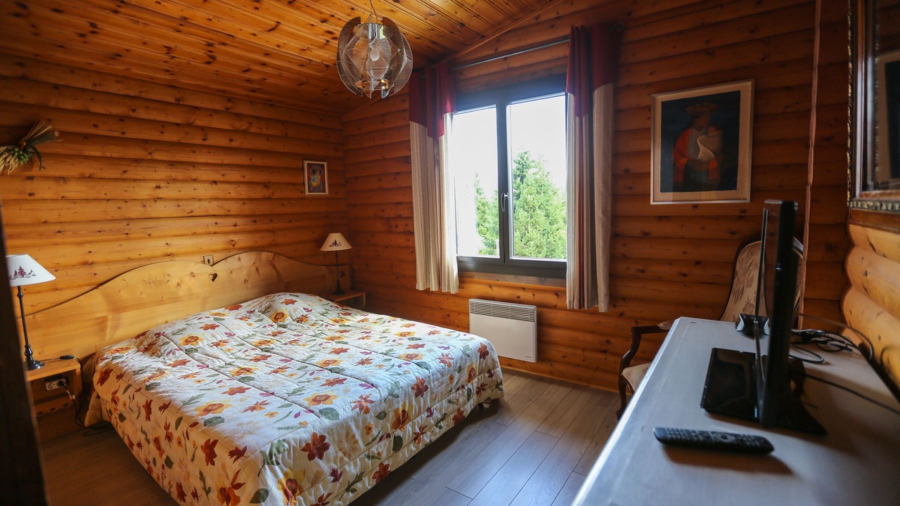 Photo of Bedroom in Pyrenees 2000