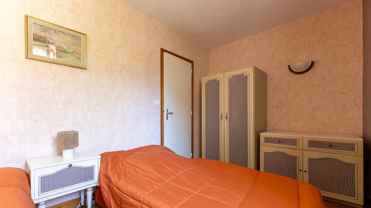 Photo of Bedroom in Mareugheol