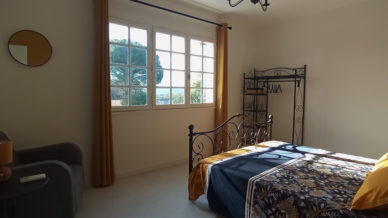 Photo of Bedroom in Sainte-Anne du Castellet