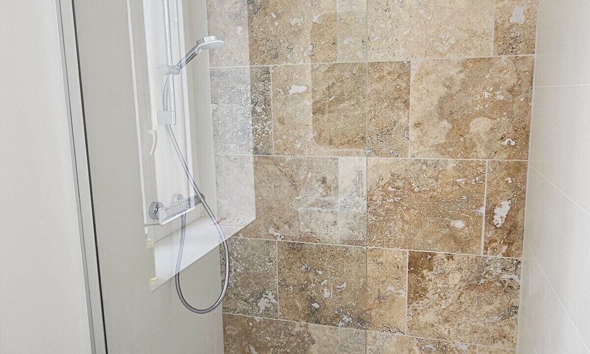 Photo of Bathroom in Genas