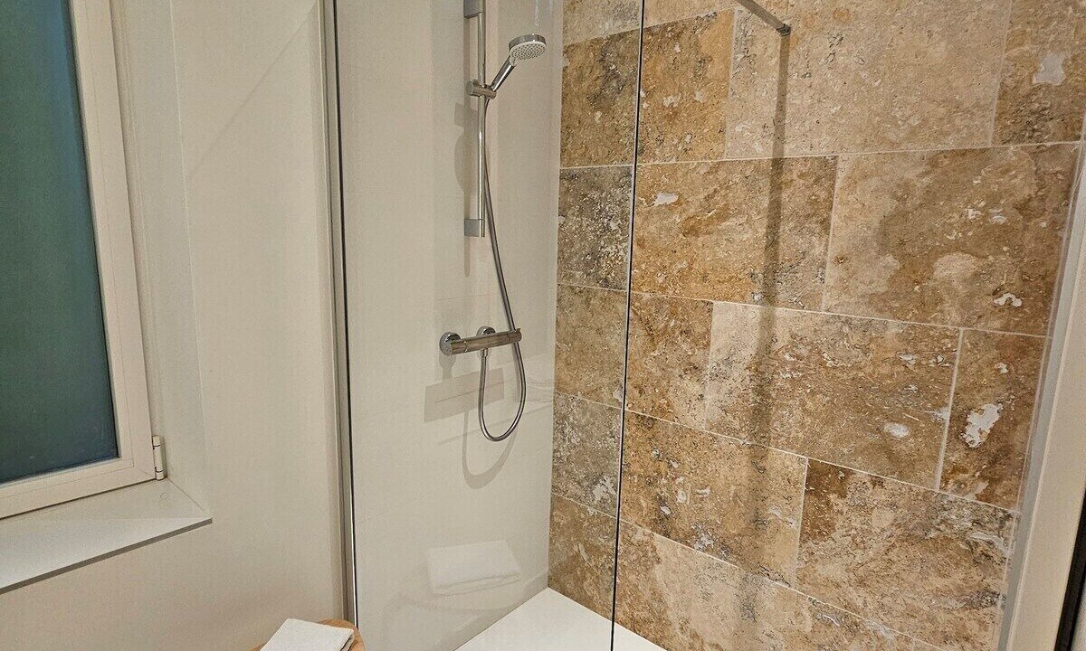 Photo of Bathroom in Genas