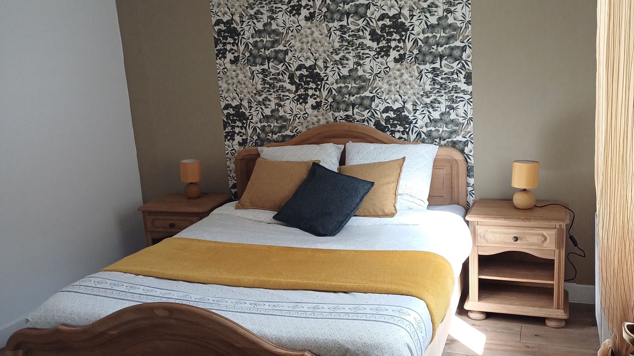 Photo of Bedroom in Campan