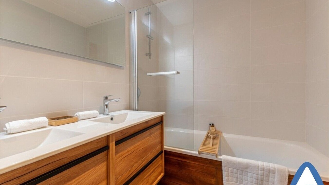 Photo of Bathroom in Arc-1950