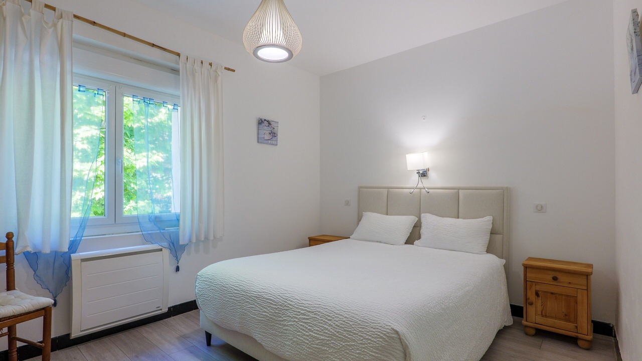Photo of Bedroom in Saint Alban Auriolles