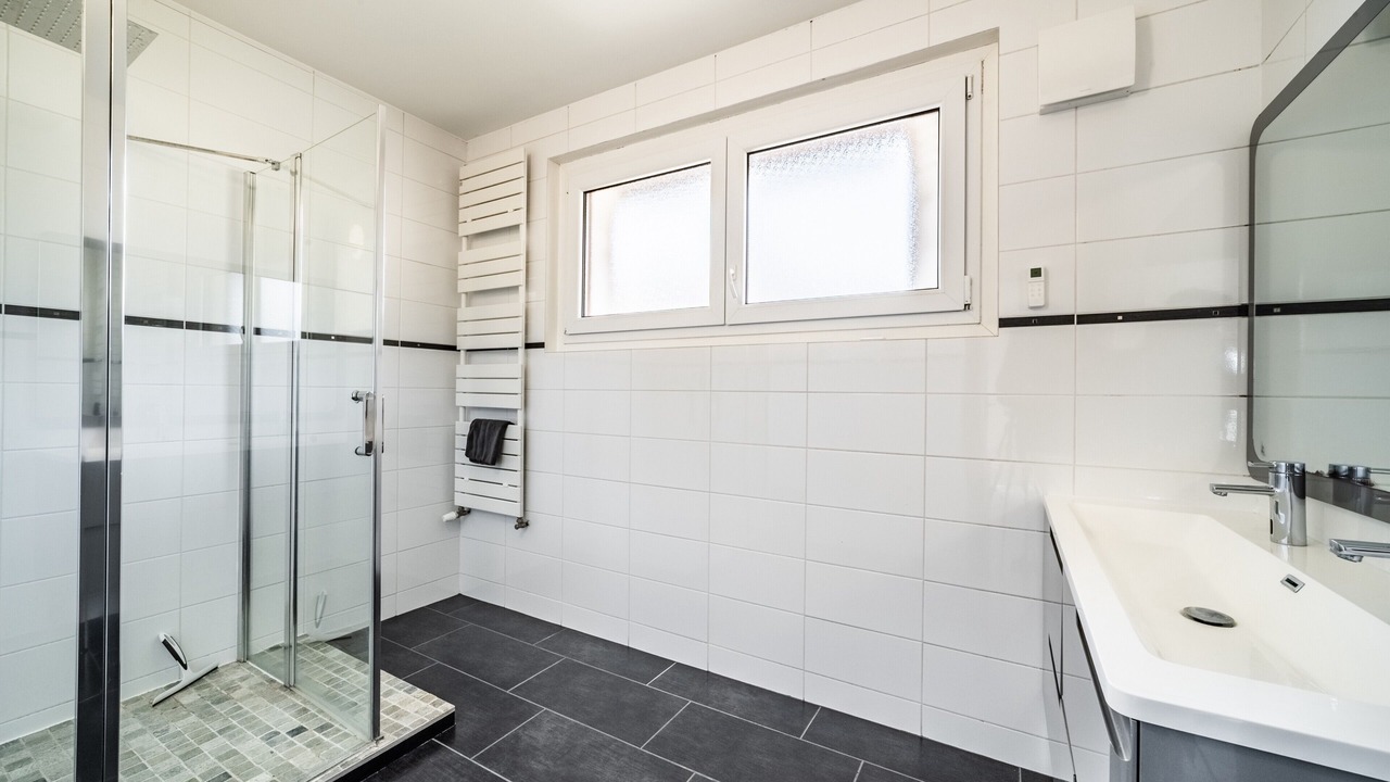 Photo of Bathroom in Cluses