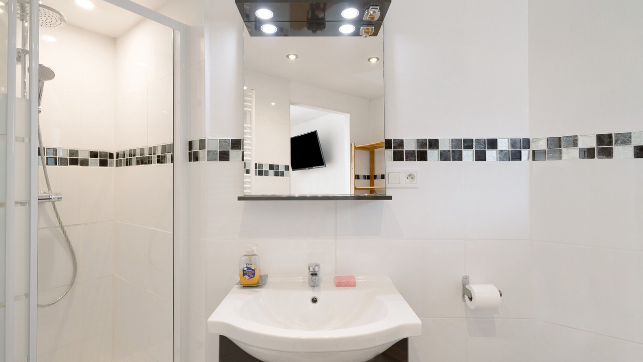 Photo of Bathroom in Font-Romeu-Odeillo-Via