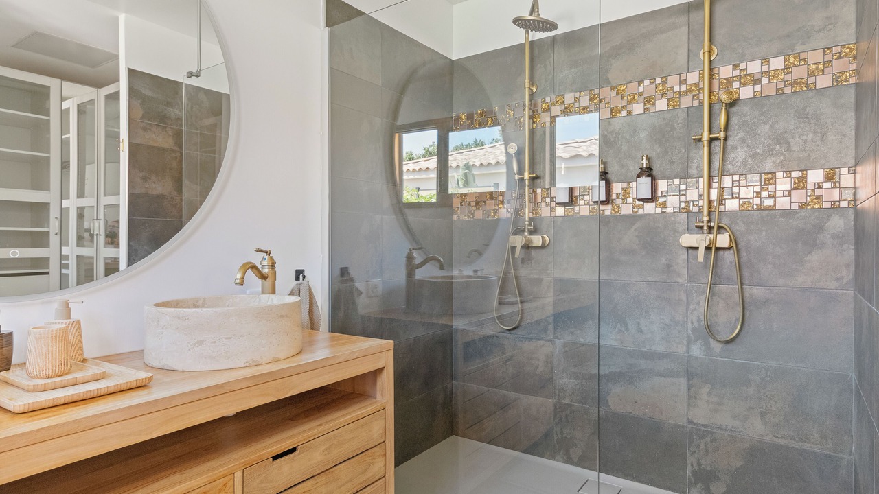 Photo of Bathroom in Ollioules