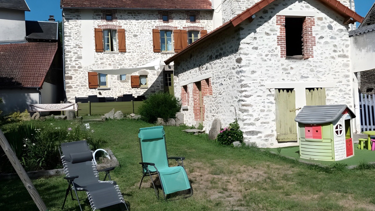 Photo of Outdoor in Folles